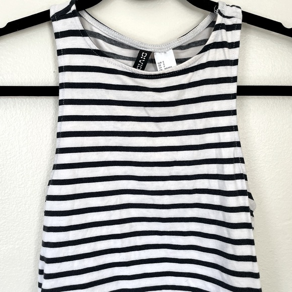 Divided | Black and white striped crop tank | Size Small - Picture 4 of 9